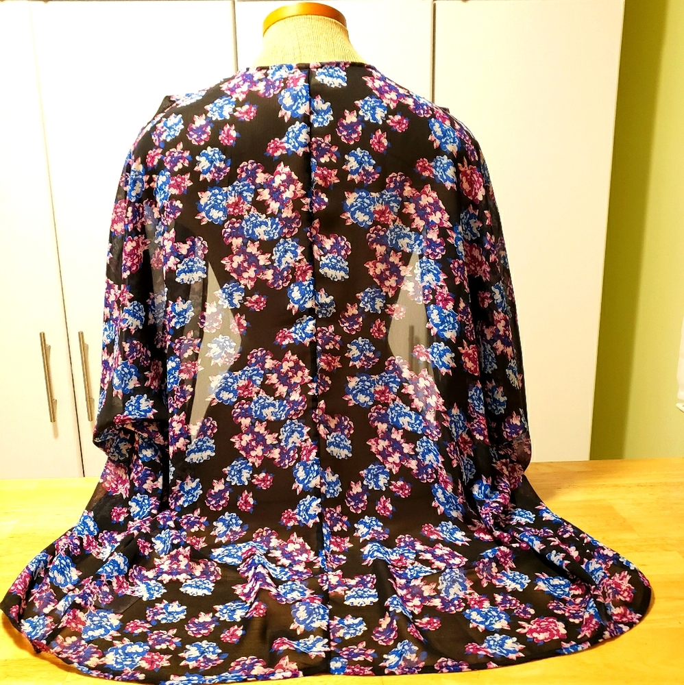 Last Chance - Bundle and Save - Black Floral kimono